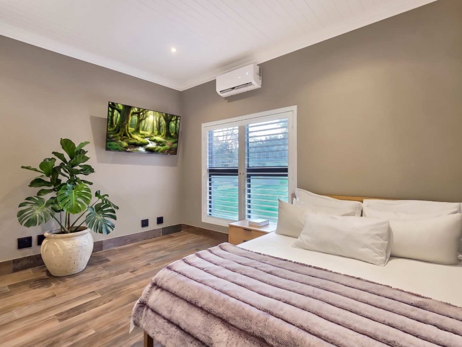 7 Bedroom Property for Sale in Durbanville Western Cape